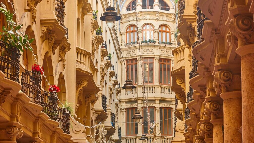 hoteles en Albacete junto paseo lodares albacete